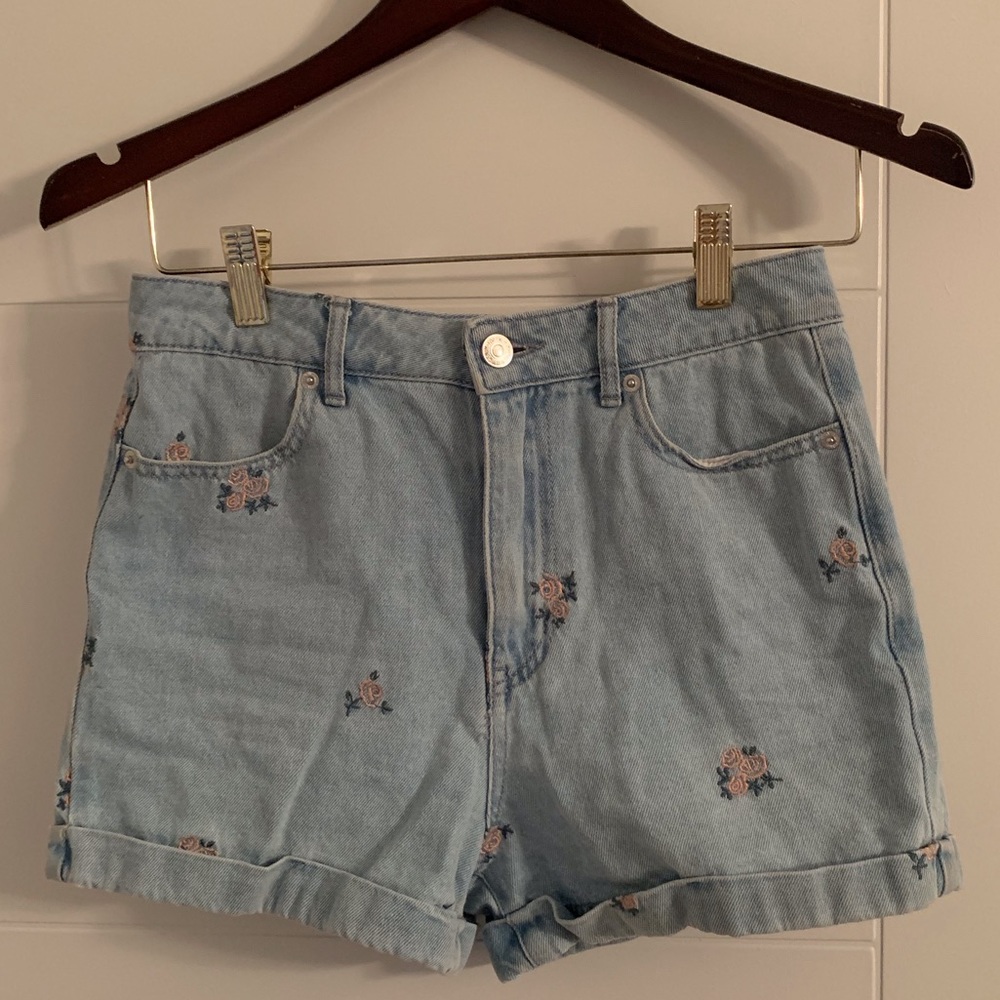 Light Denim w/Pale Pink Flowers High Rise Shorts